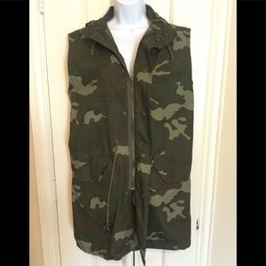 ASHLEY MASON - Oversize Longline Camo Vest